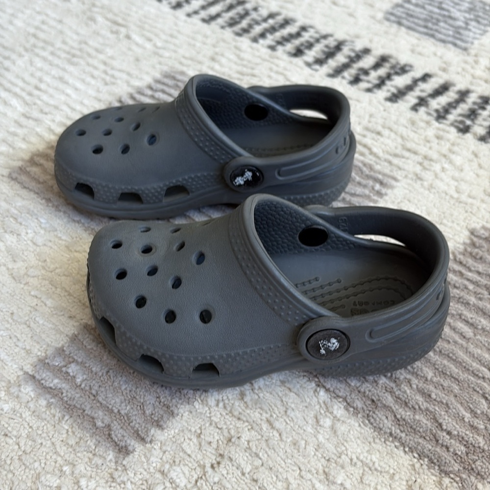 Toddler crocs classic c7